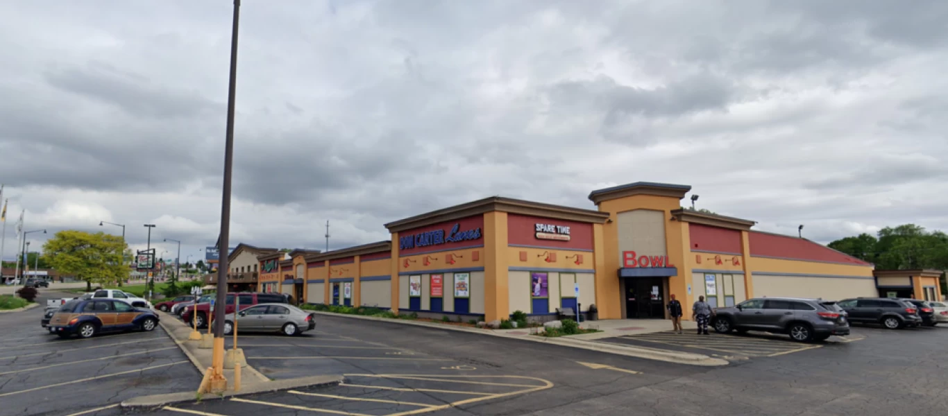 «Τέξας» έγινε το Ιλινόι των ΗΠΑ: Πυροβολισμοί σε αίθουσα μπόουλινγκ - Τρεις νεκροί & τρεις τραυματίες (βίντεο)